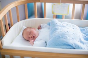 bébé qui dort sans avoir le nez bouché